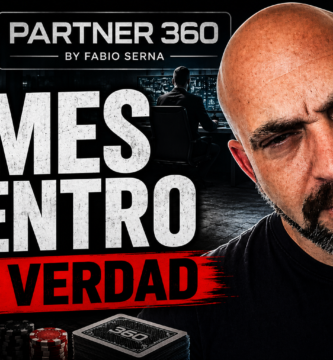 Noé Serrano con expresión escéptica mostrando la plataforma de Partner 360 y un cartel que dice un mes dentro la verdad sobre el marketing de afiliados.